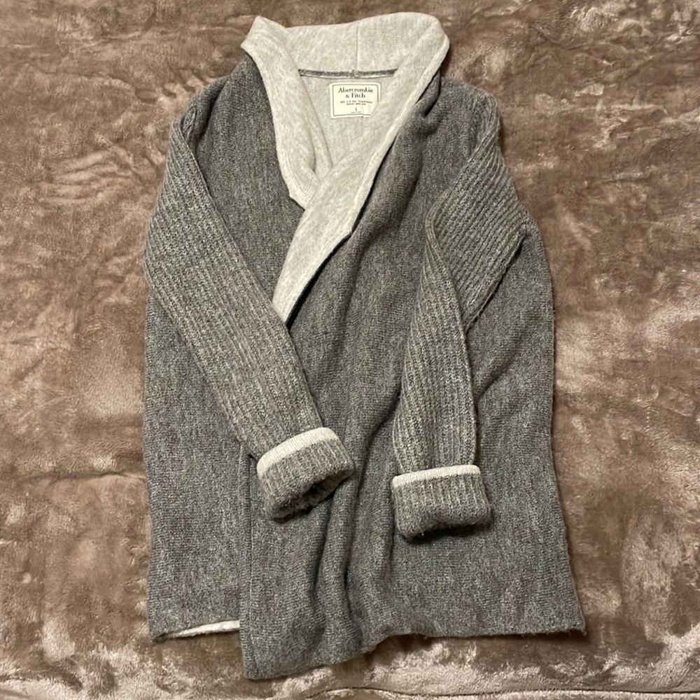 Abercrombie & Fitch Womens small Cardigan